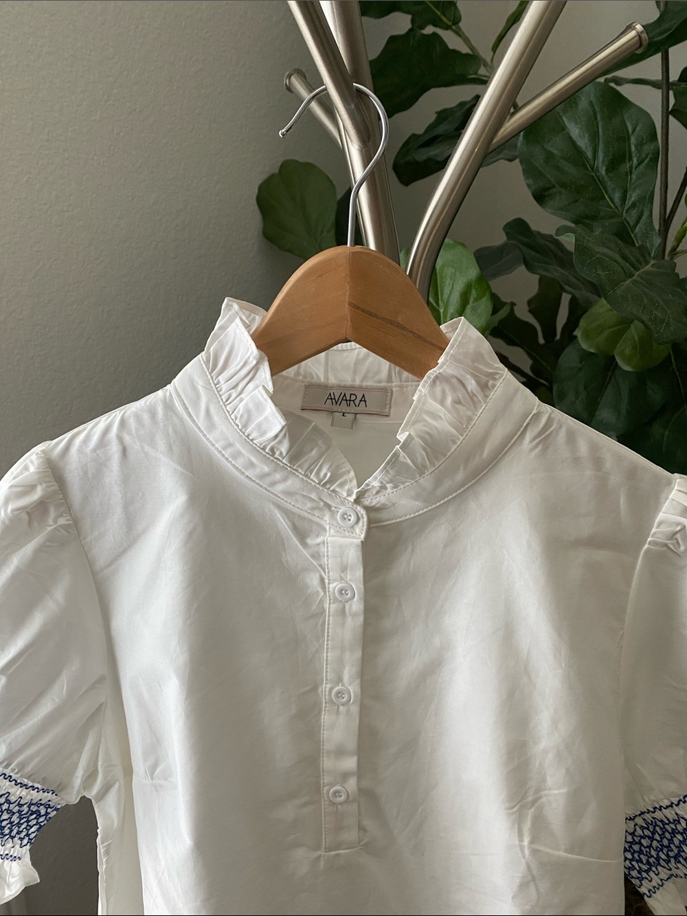Avara | Stella White Embroidered Trim Top - Large - Picture 7 of 8